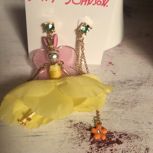 NWT - Easter Earrings Mix-Matched Betsey Johnson Bunny Earrings/RARE! - Picture 3 of 17